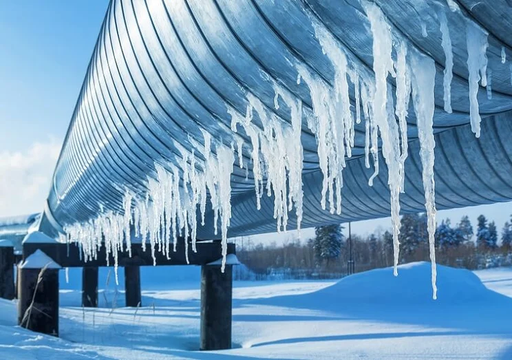 Gas pipeline in Russia covered in icicles