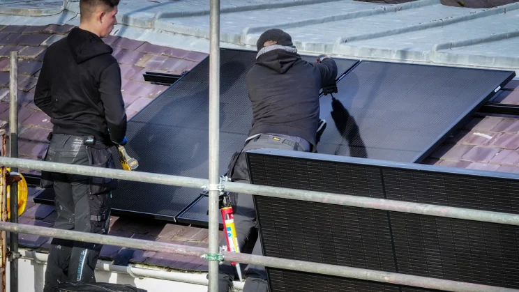 Solar panel installers