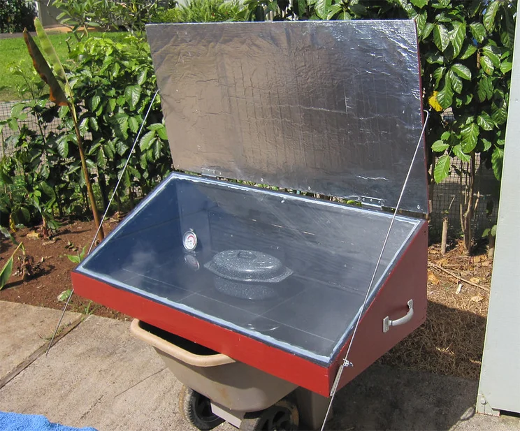 Box solar oven.