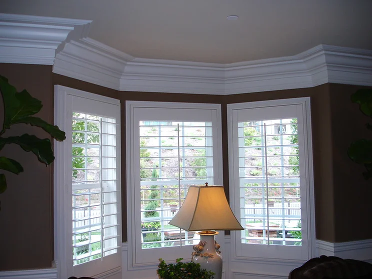 Example of a bay window.