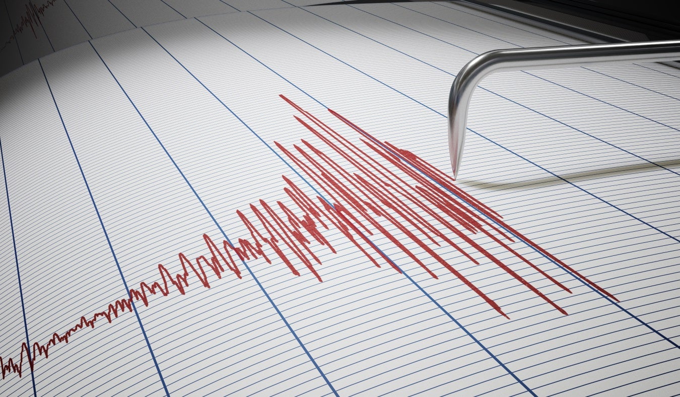 unlike solar energy, geothermal energy can cause earthquakes