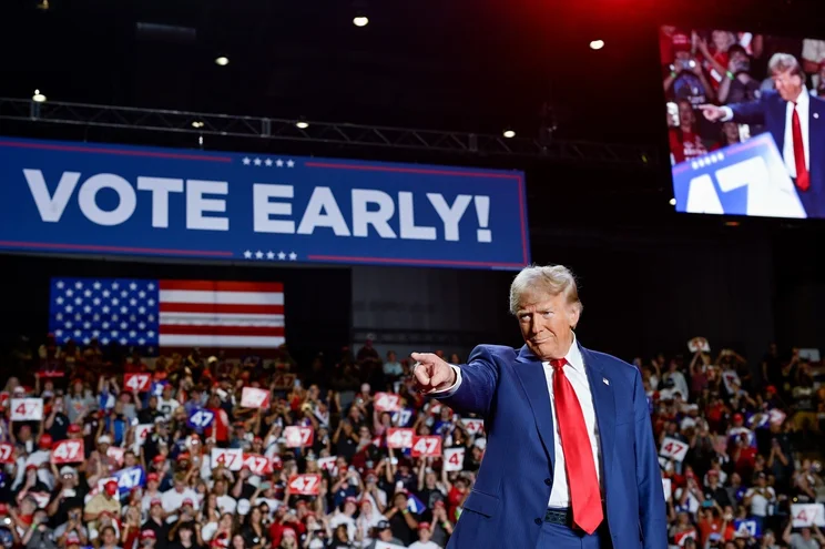 Donald Trump at a rally in Tempe Arizona