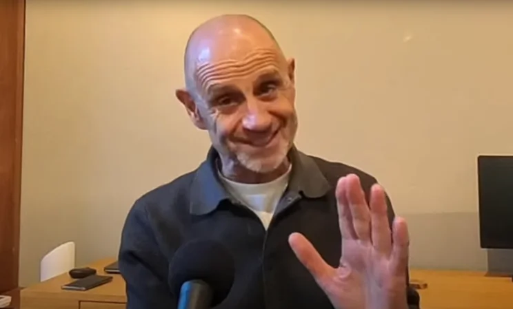 Broadcaster Evan Davis hosting the Happy Heat Pump Podcast