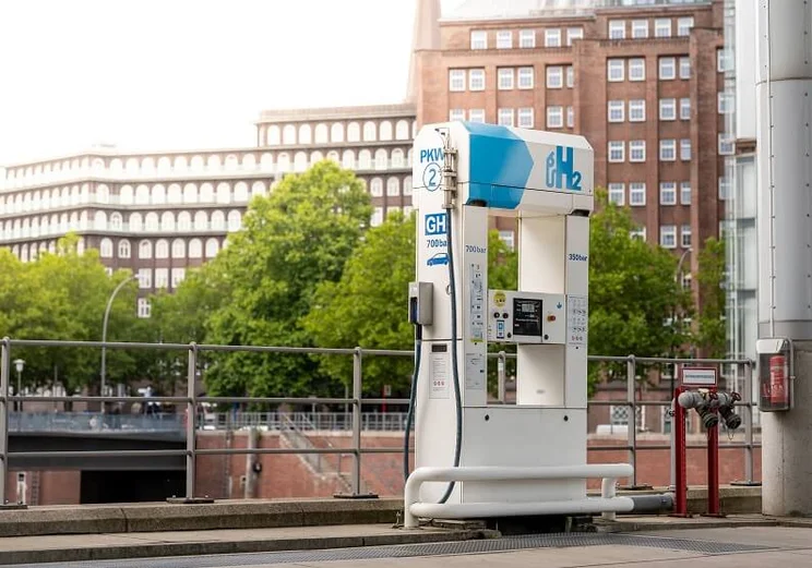 Hydrogen refuelling station