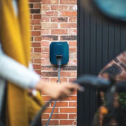 Fully integrated with Wondrwall HEMS, the charger is tariff-aware